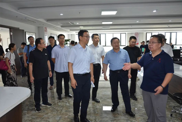 山東省人社廳到一滕建設集團開展建筑行業(yè)人力資源隊伍建設專題調研